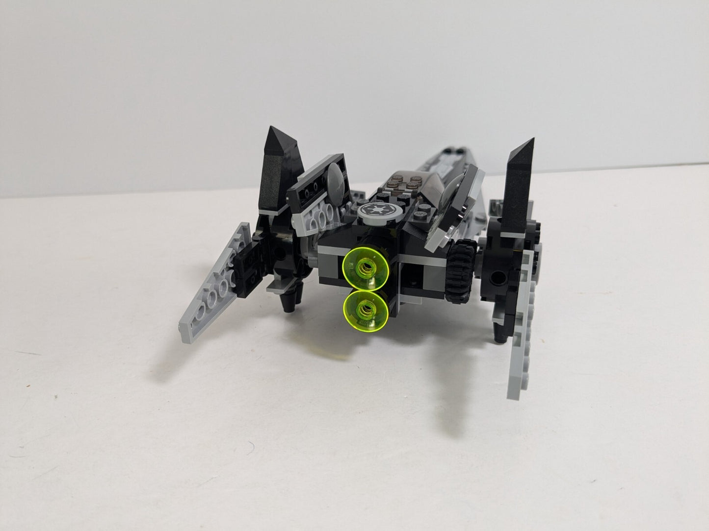 LEGO Star Wars: Imperial V-wing Starfighter (7915) - Complete