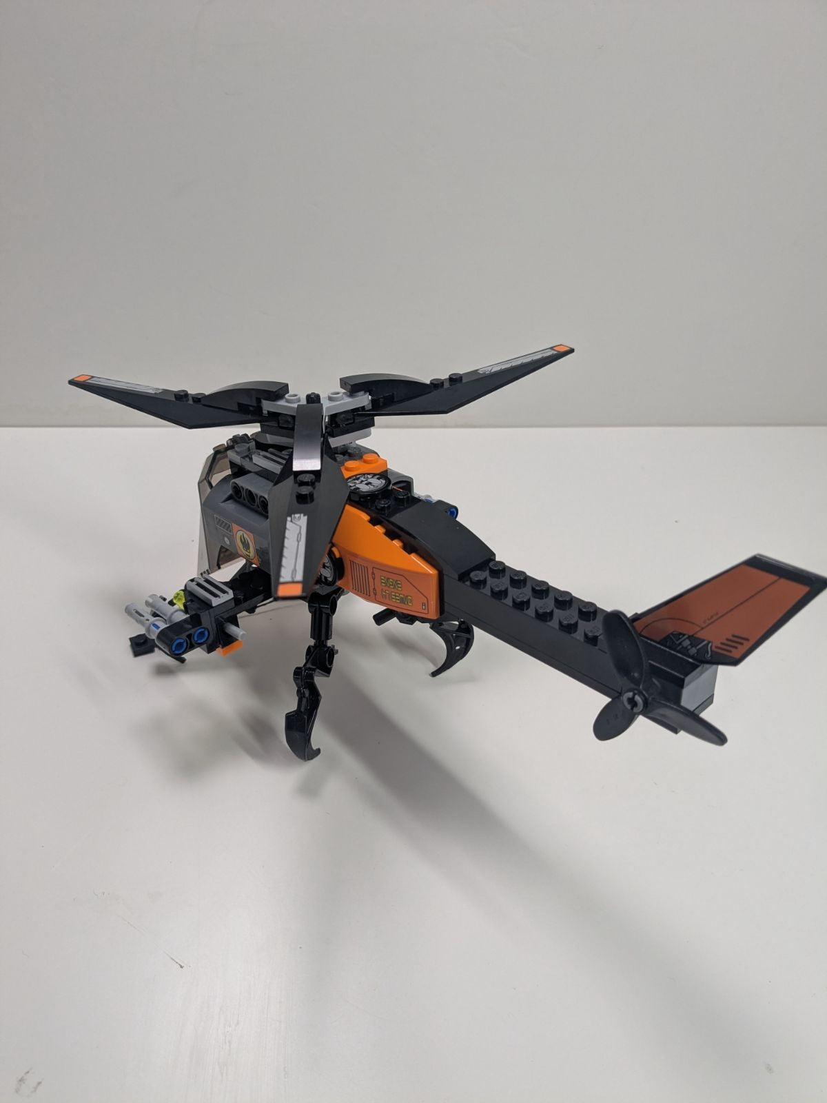 LEGO Agents: Turbocar Chase (8634) - Incomplete - side view