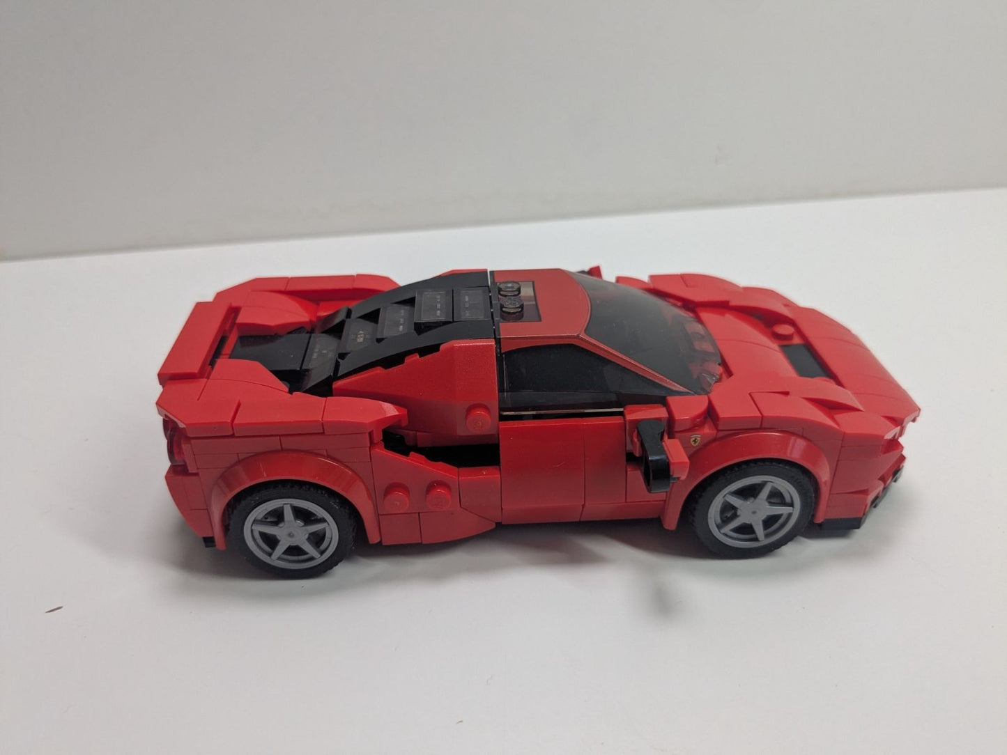 LEGO Speed Champions: Ferrari F8 Tributo (76895) - Complete - alternate view