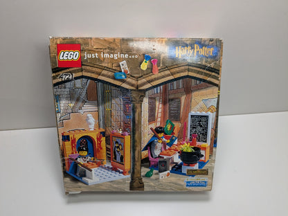 LEGO Harry Potter: Hogwarts Classrooms (4721) - Complete