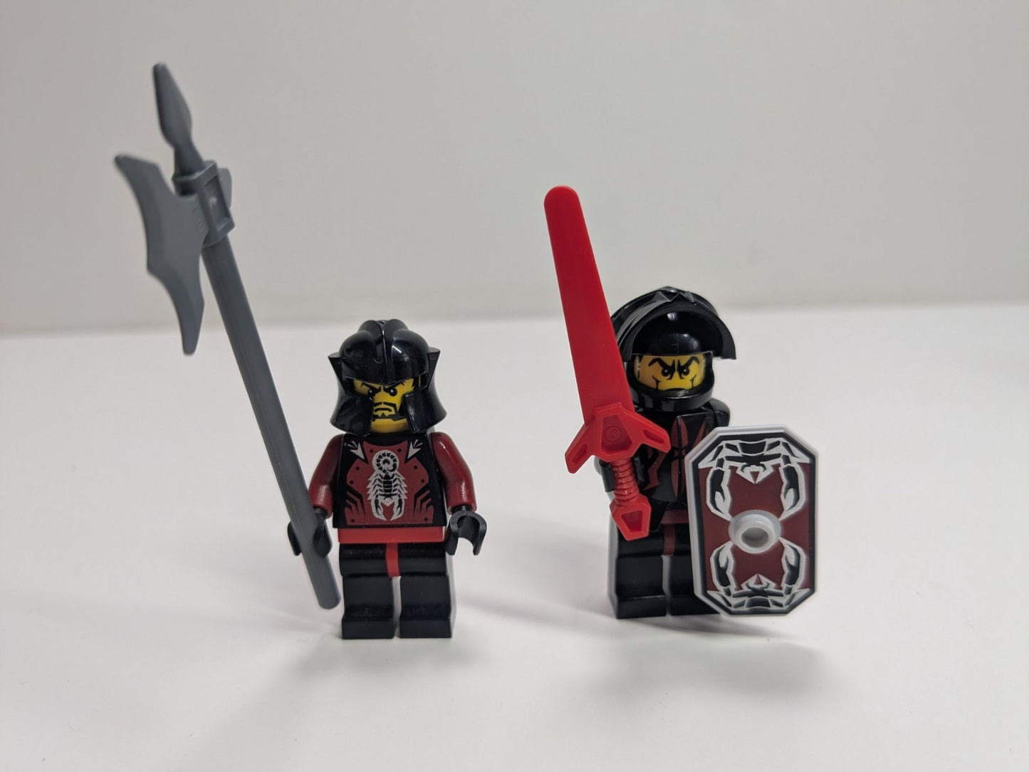 LEGO Castle: Vladek's Siege Engine (8800) - Complete - minifigures