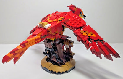 LEGO Harry Potter: Fawkes, Dumbledore's Phoenix (76394) - Complete