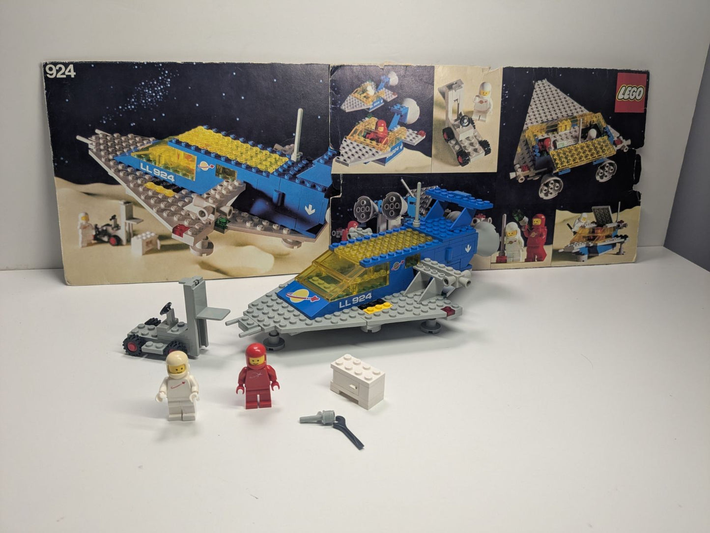 LEGO Space: Space Transporter (924) - Complete - box front