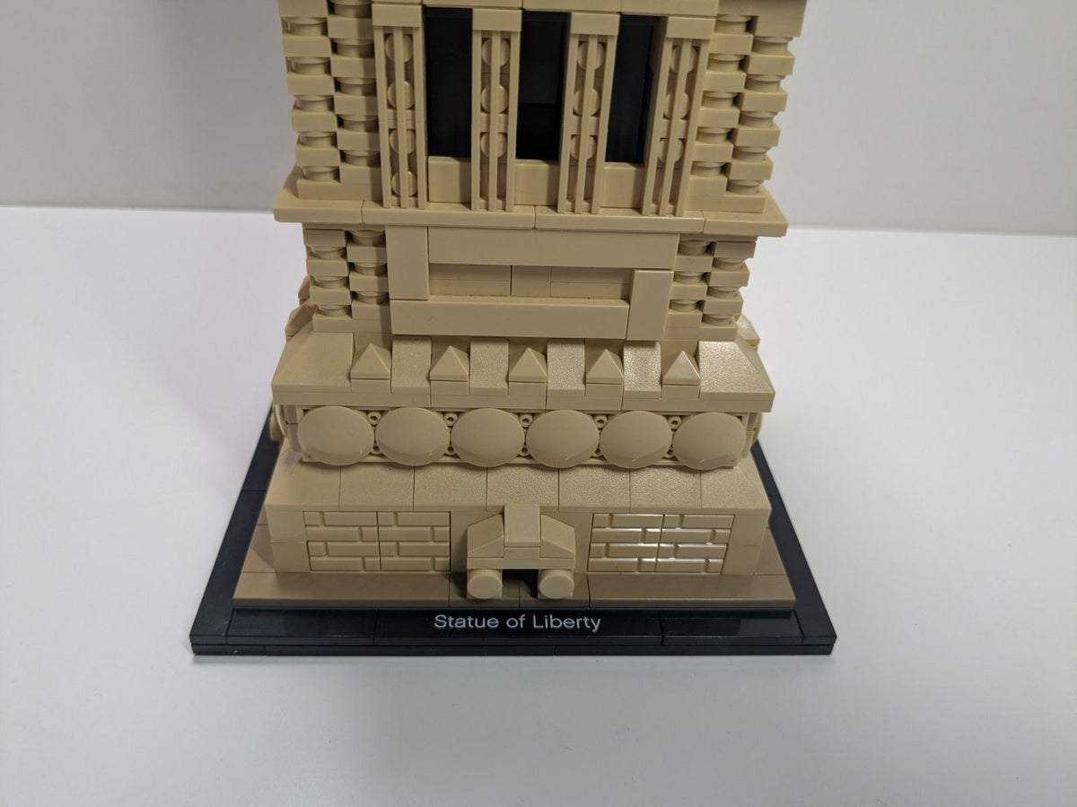 LEGO Architecture: Statue of Liberty (21042) - Complete - built set