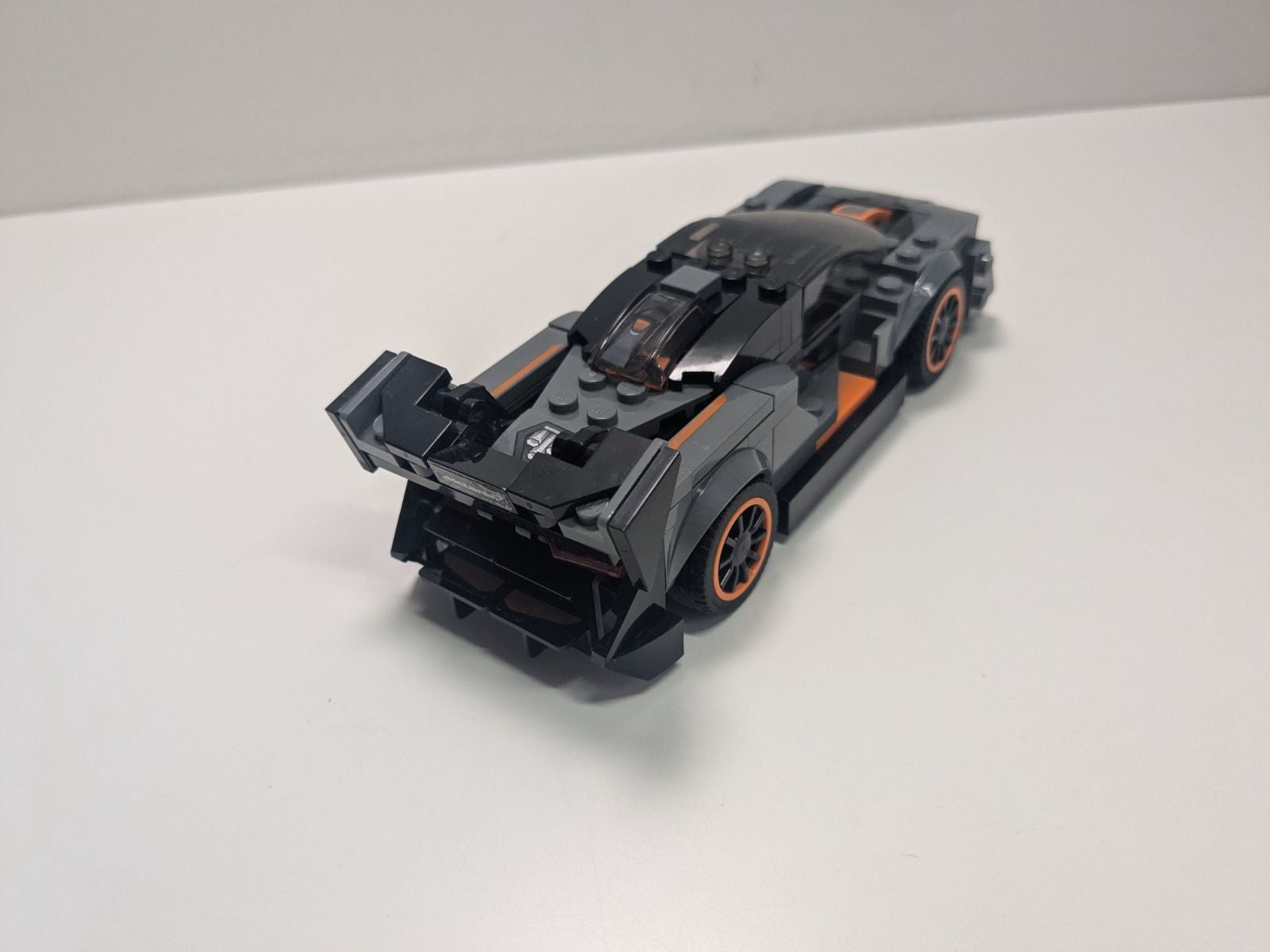 LEGO Speed Champions: McLaren Senna (75892) - Complete - minifigures