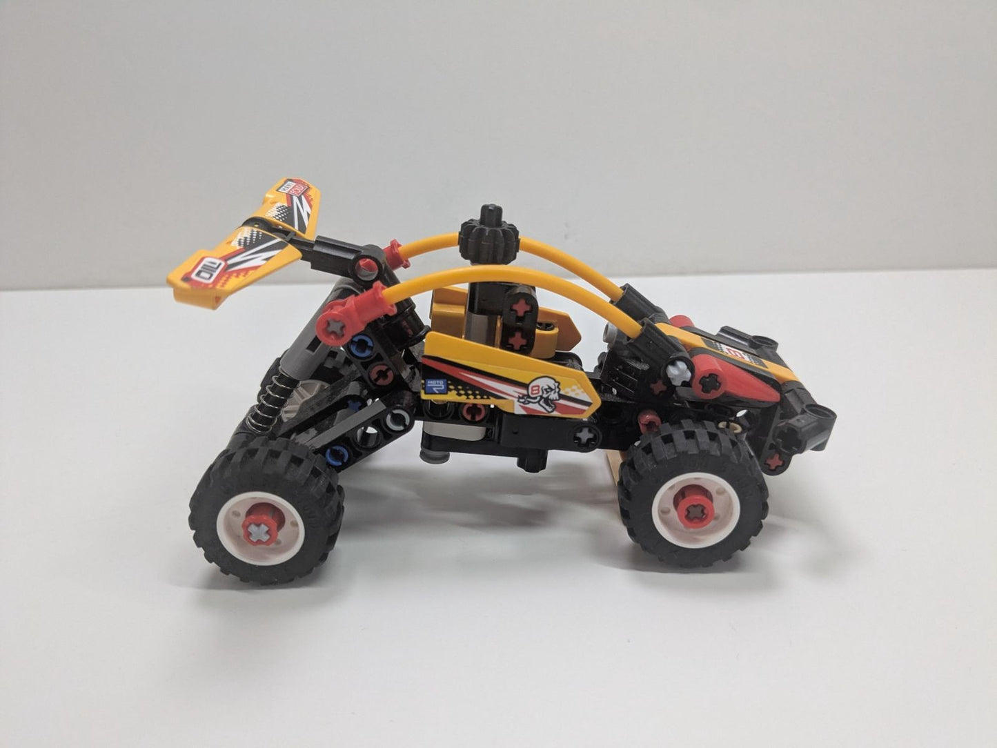 LEGO Technic: Buggy (42101) - Incomplete - minifigures