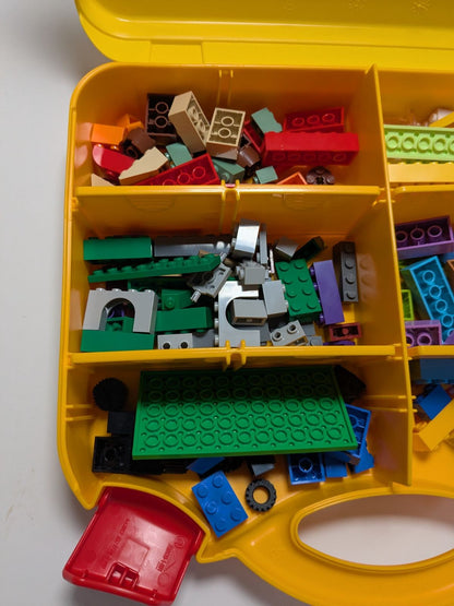 LEGO Classic: 10713 Classic Creative Suitcase, Toy Storage Case with Fun Colourful Building Bricks, Gifts for 4 plus Year old Kids, Boys & Girls (10713) - Incomplete - minifigures