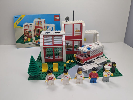 LEGO Town: Emergency Treatment Centre (6380) - Complete - box front
