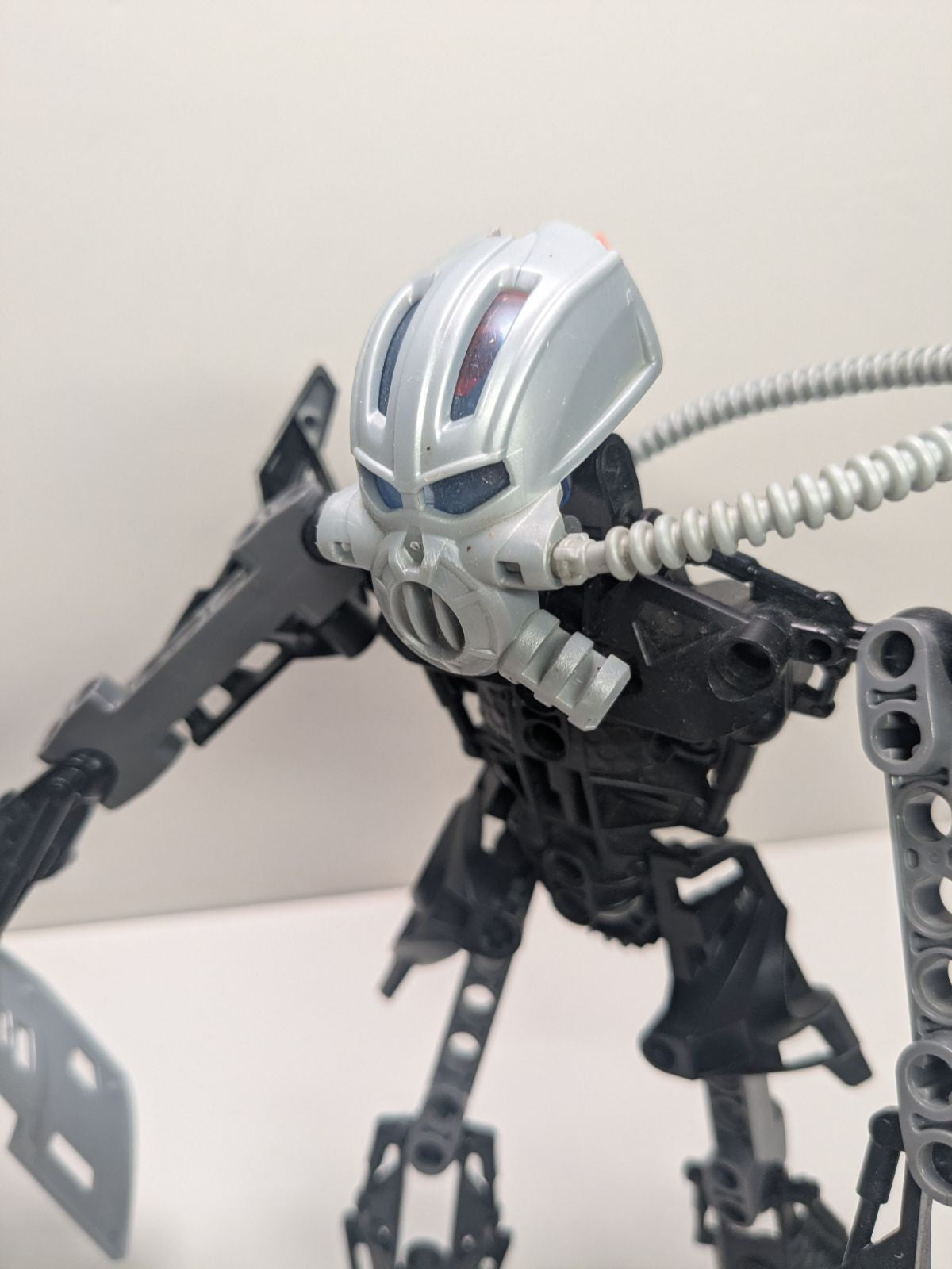 LEGO Bionicle: Toa Nuparu (8913) - Complete - rear view