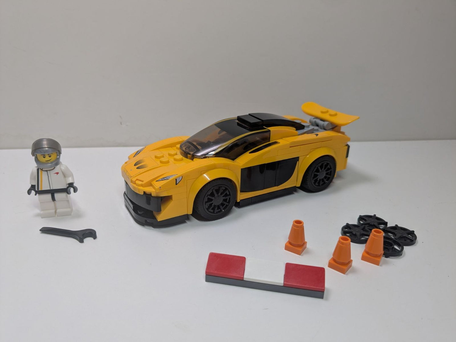 LEGO Speed Champions: McLaren P1 (75909) - Complete - box front