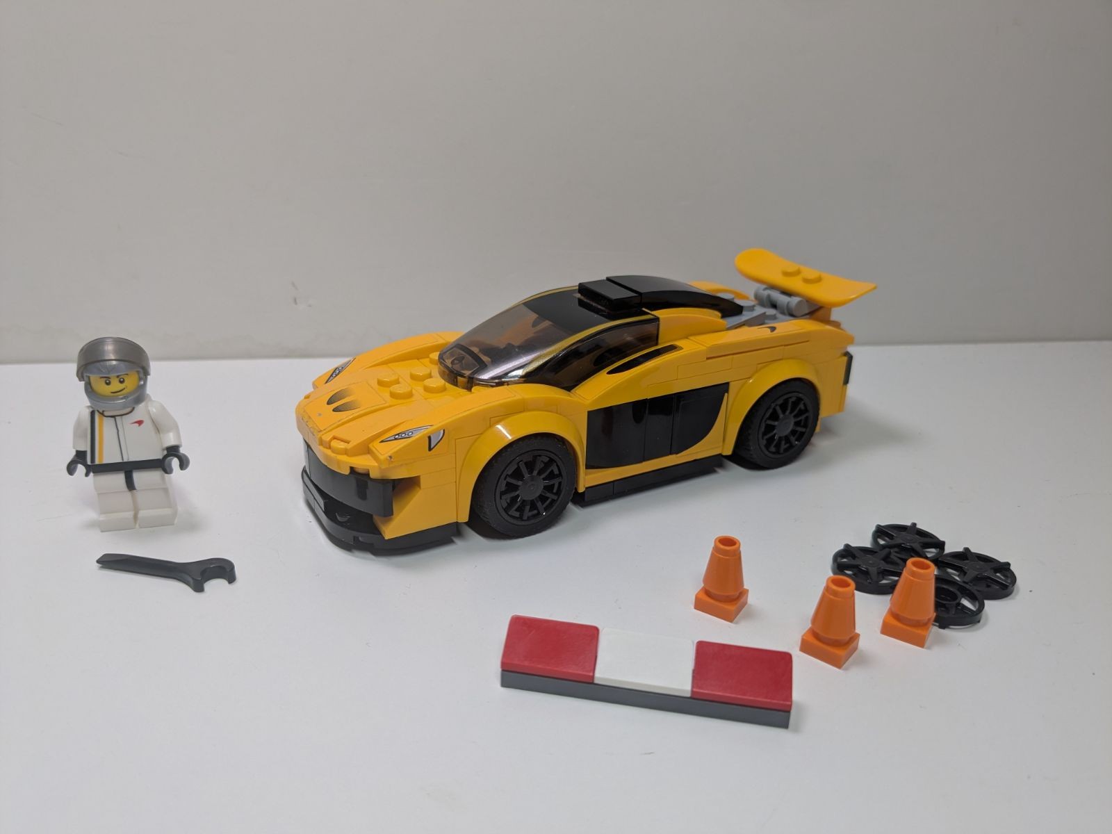 LEGO Speed Champions: McLaren P1 (75909) - Complete - box front