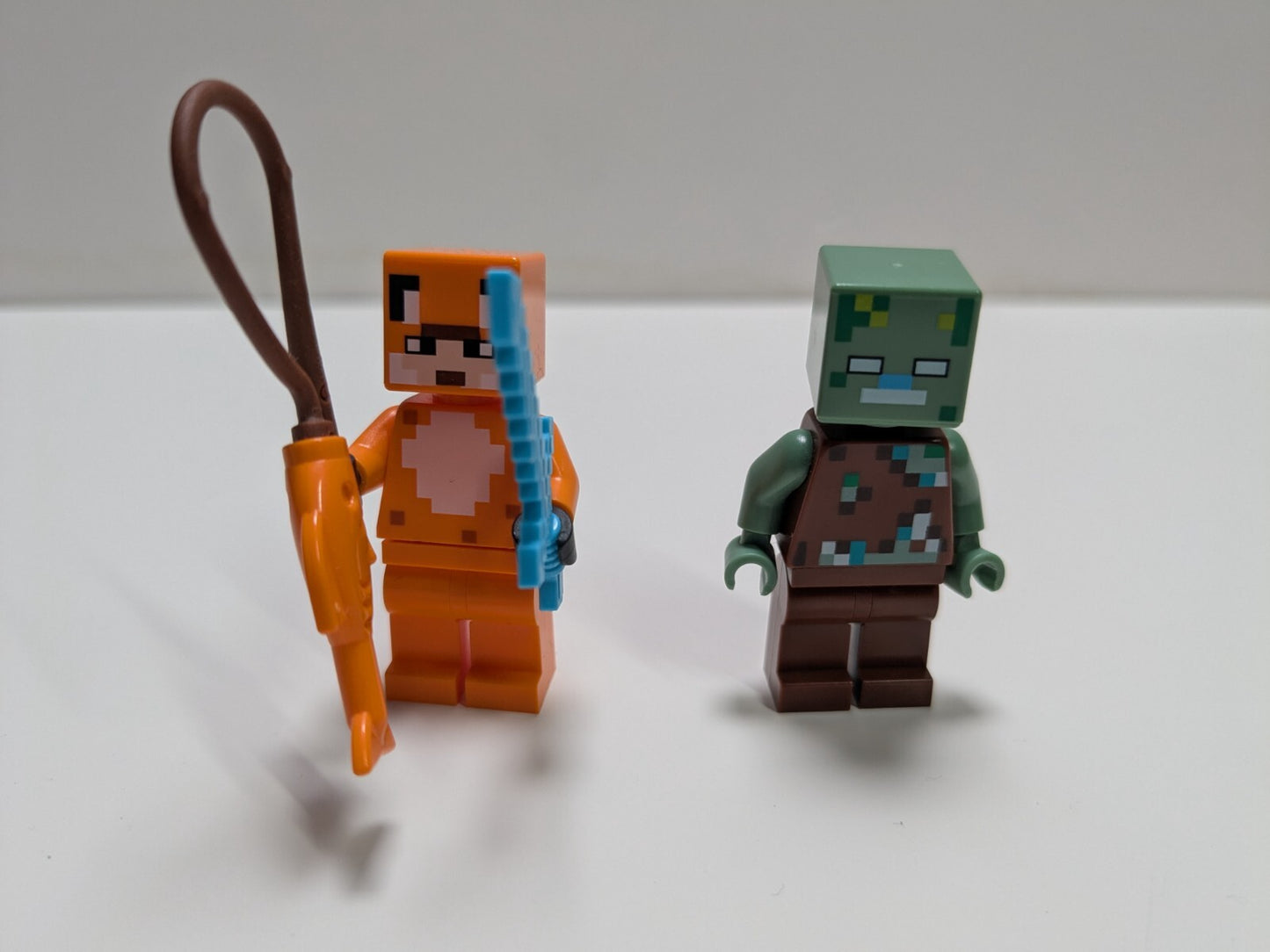 LEGO Minecraft: The Fox Lodge (21178) - Complete