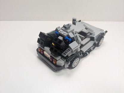 LEGO LEGO Ideas and CUUSOO: The DeLorean Time Machine (21103) - Complete - play features