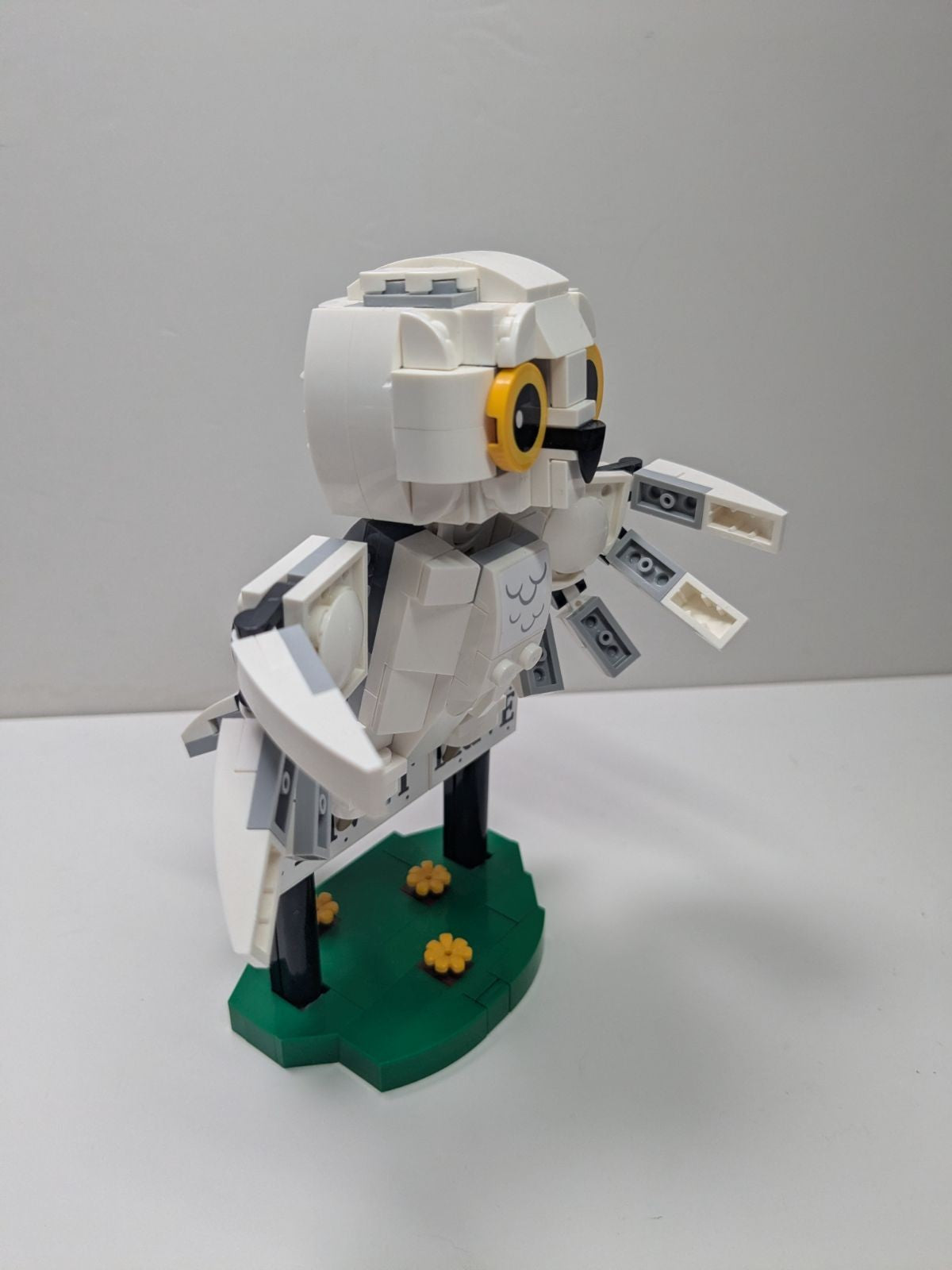 LEGO Harry Potter: Harry Potter Hedwig at 4 Privet Drive, Buildable Toy for 7 Plus Year Old Kids, Girls & Boys, with an Owl Figure, Independent Play Set, Small Wizarding World Gift Idea 76425 (76425) - Complete - rear view