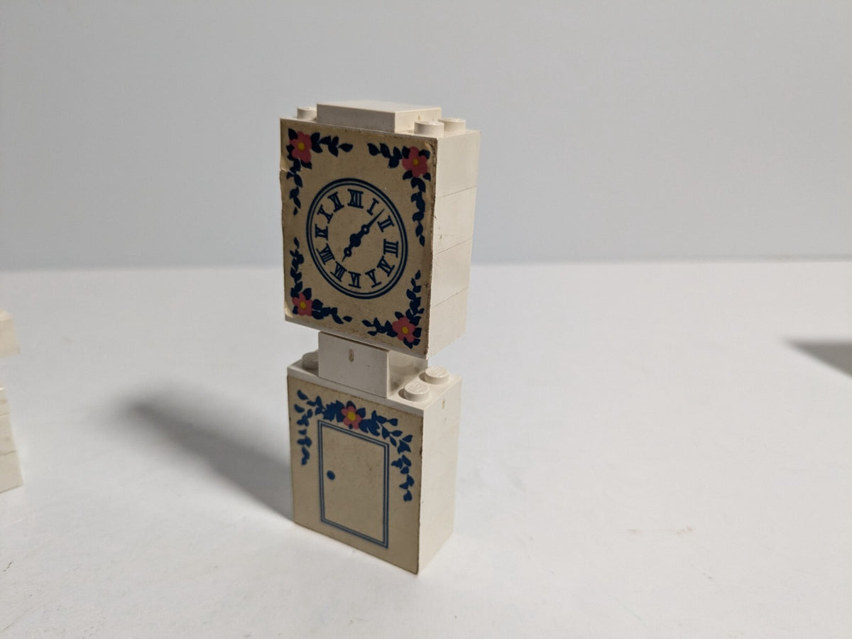 LEGO Homemaker: Baby's Cot and Cabinet (271) - Complete - set details