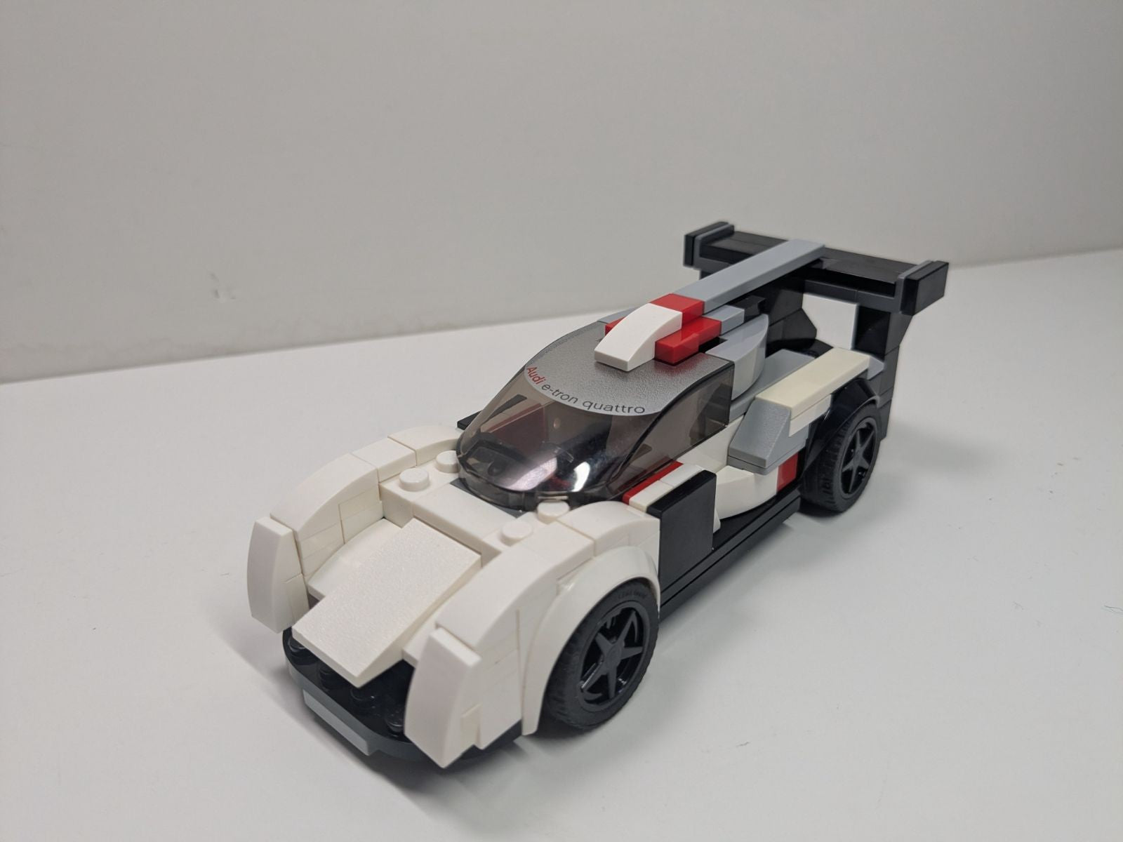 LEGO Speed Champions: Audi R18 e-tron quattro (75872) - Complete - alternate view
