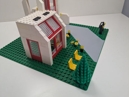 LEGO Town: Emergency Treatment Centre (6380) - Complete - view 12