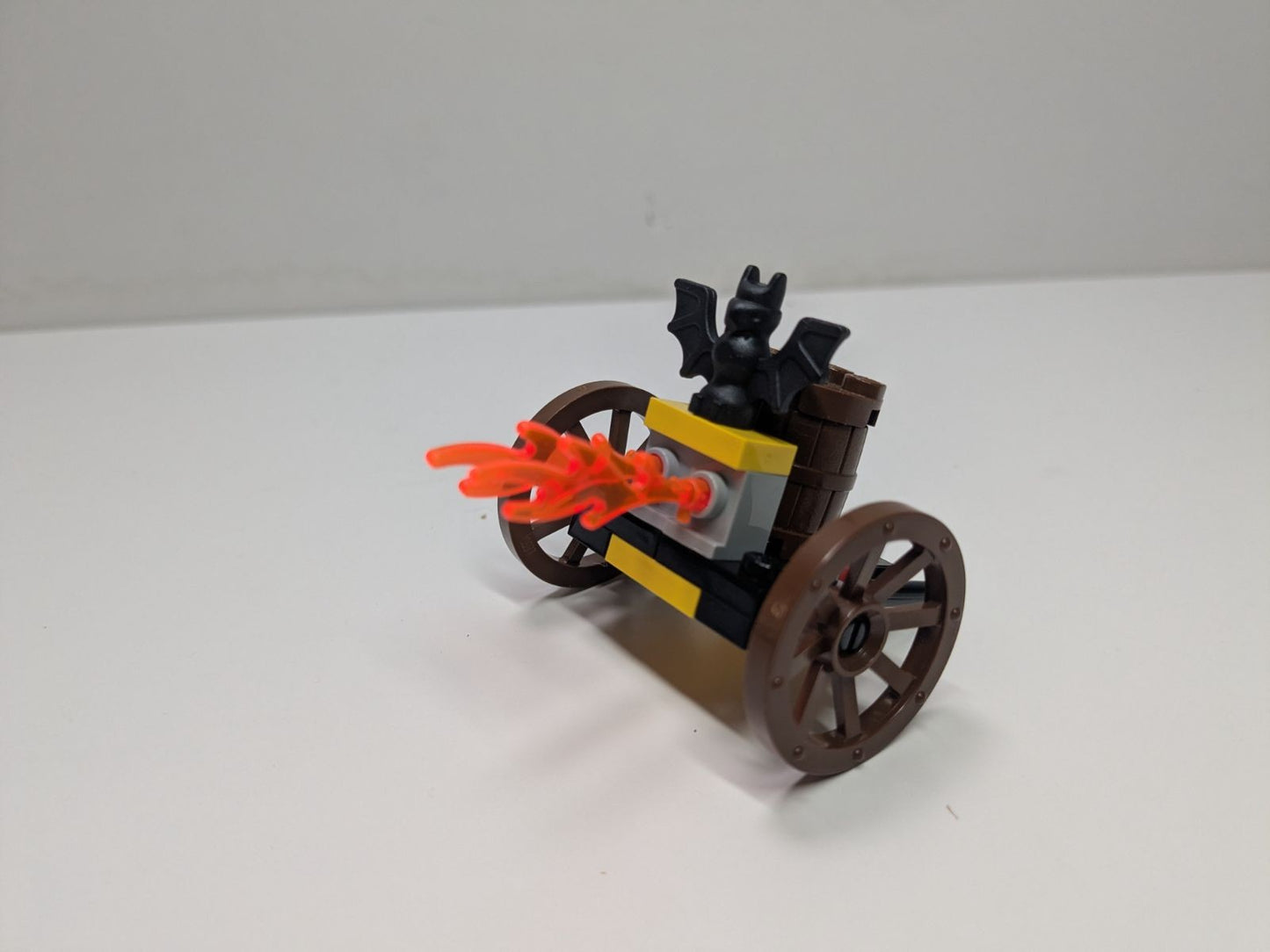 LEGO Castle: Fire-Cart (2538) - Complete - alternate view