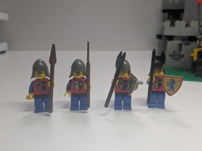 LEGO Castle: King's Castle (6080) - Complete - minifigures