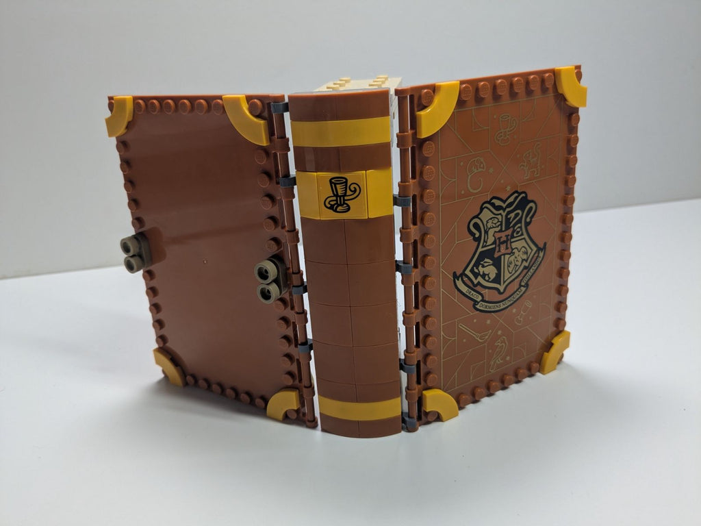 LEGO Harry Potter: Hogwarts Moment: Transfiguration Class (76382) - Complete - close-up