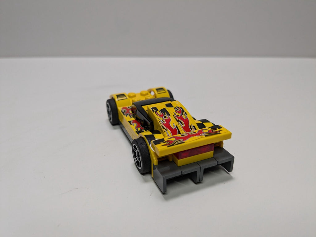 LEGO Racers: Monster Crusher (8642) - Complete - contents