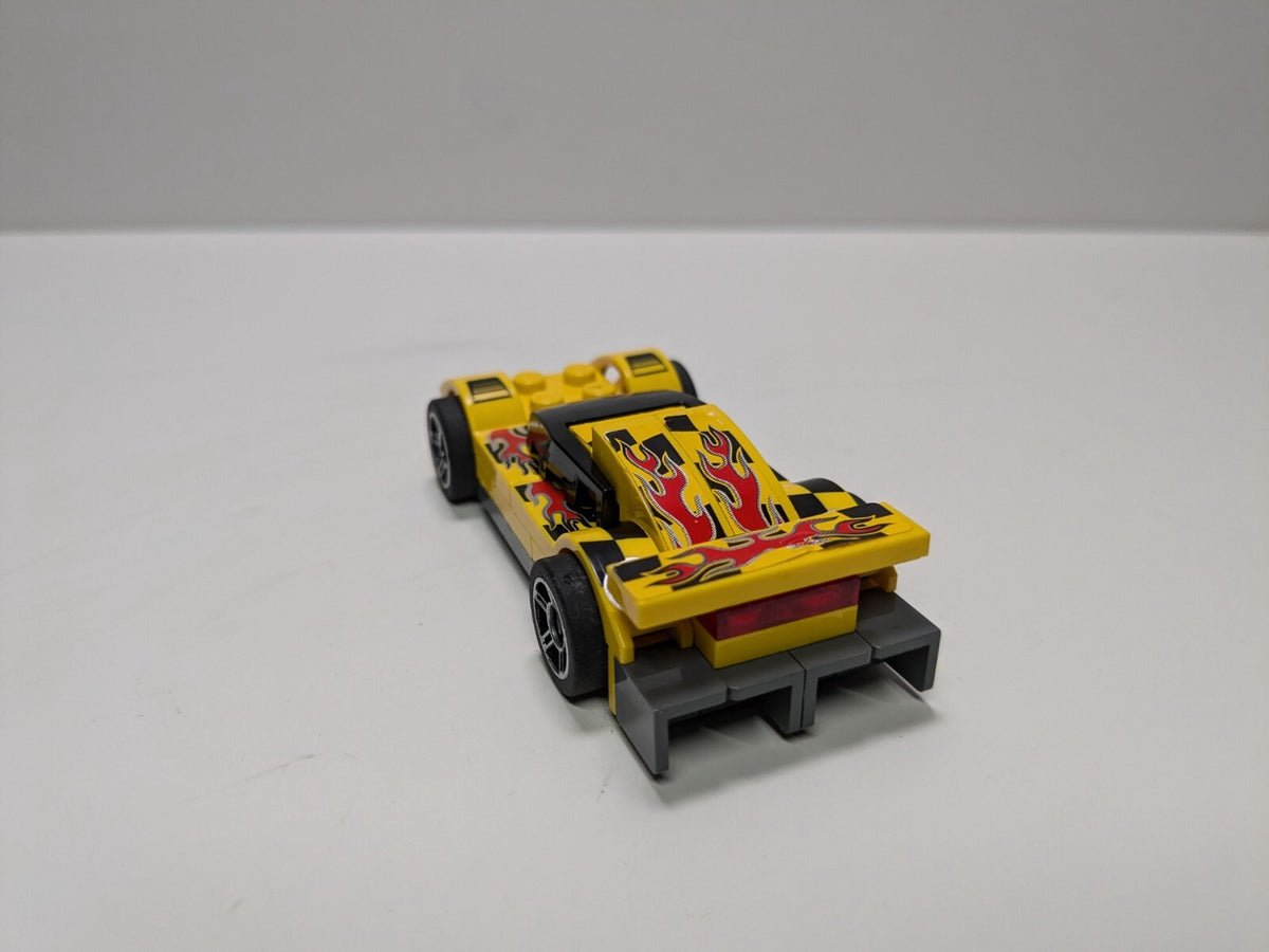 LEGO Racers: Monster Crusher (8642) - Complete - contents