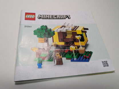 LEGO Minecraft: The Bee Cottage (21241) - Complete