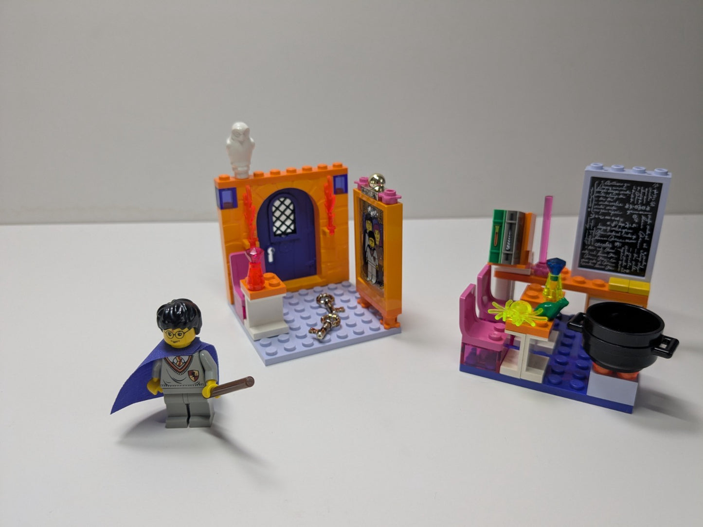 LEGO Harry Potter: Hogwarts Classrooms (4721) - Complete