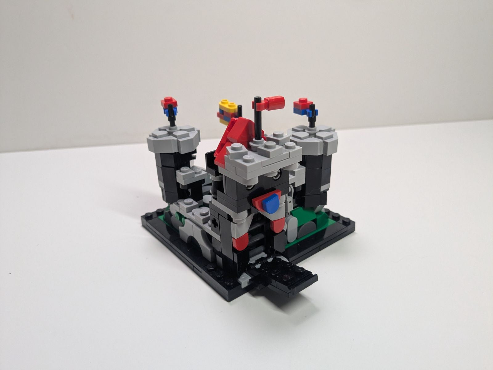 LEGO Promotional: Promotional Mini Knight's Castle - 40775 (40775) - Complete - alternate view
