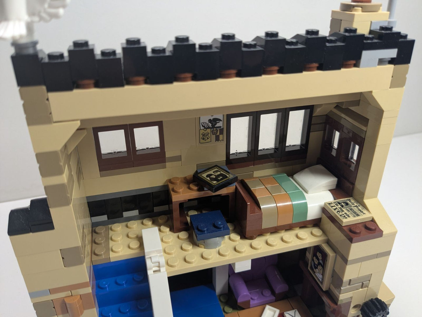 LEGO Harry Potter: 4 Privet Drive (75968) - Complete - side view
