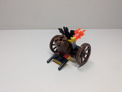 LEGO Castle: Fire-Cart (2538) - Complete - close-up
