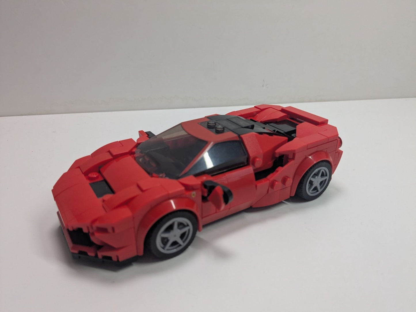 LEGO Speed Champions: Ferrari F8 Tributo (76895) - Complete - minifigures