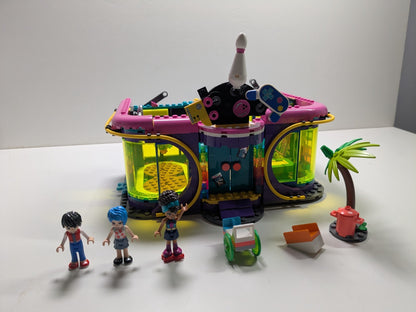 LEGO Friends: Roller Disco Arcade (41708) - Complete