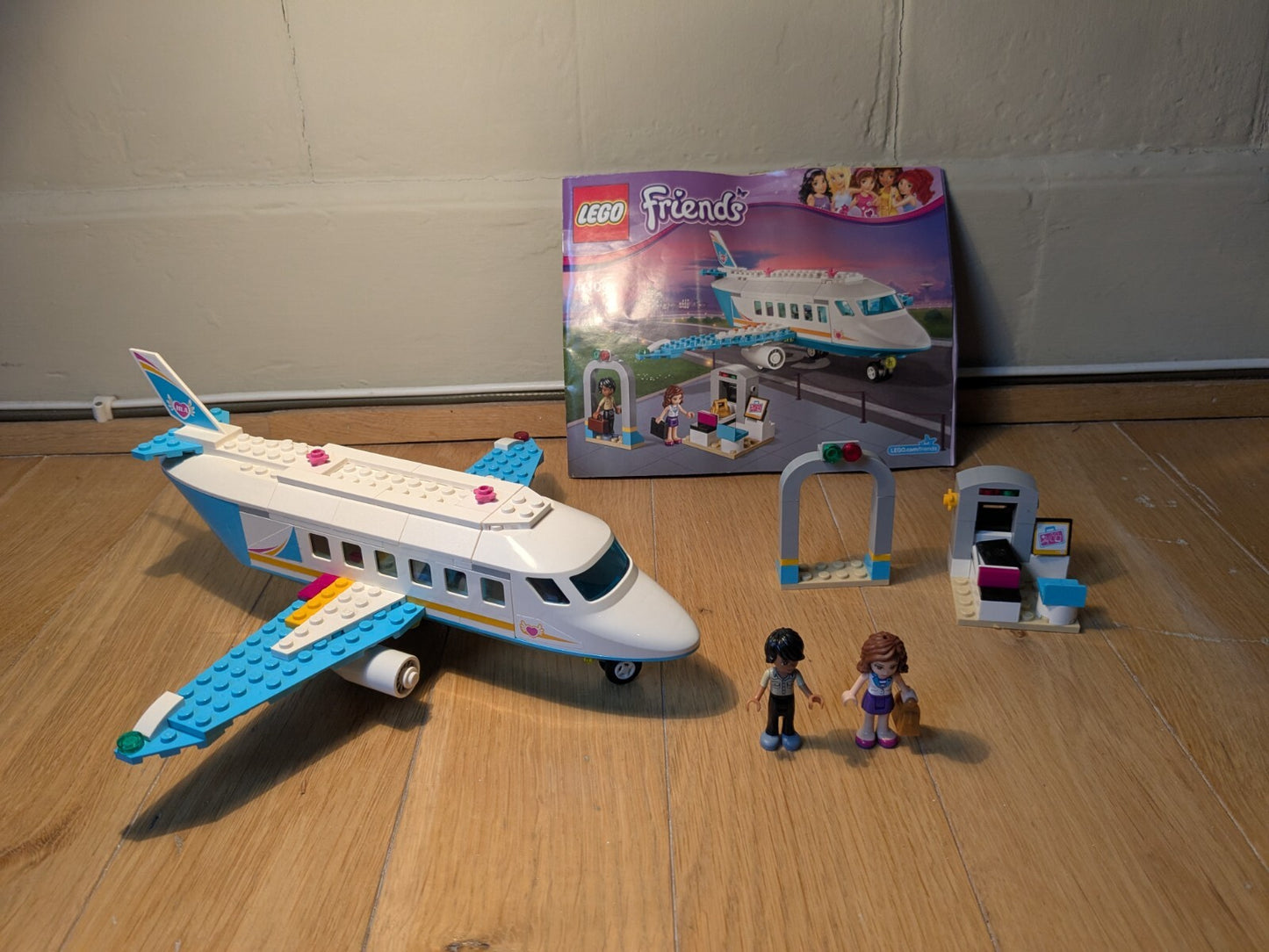 LEGO Friends: Heartlake Private Jet (41100) - Complete