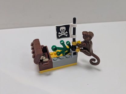 LEGO Pirates: Buried Treasure (6235) - Almost Complete - close-up