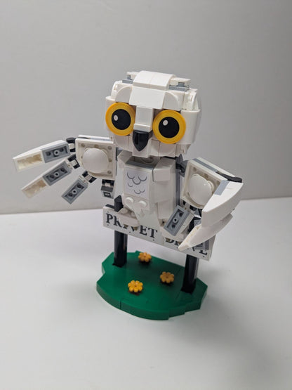 LEGO Harry Potter: Harry Potter Hedwig at 4 Privet Drive, Buildable Toy for 7 Plus Year Old Kids, Girls & Boys, with an Owl Figure, Independent Play Set, Small Wizarding World Gift Idea 76425 (76425) - Complete - alternate view