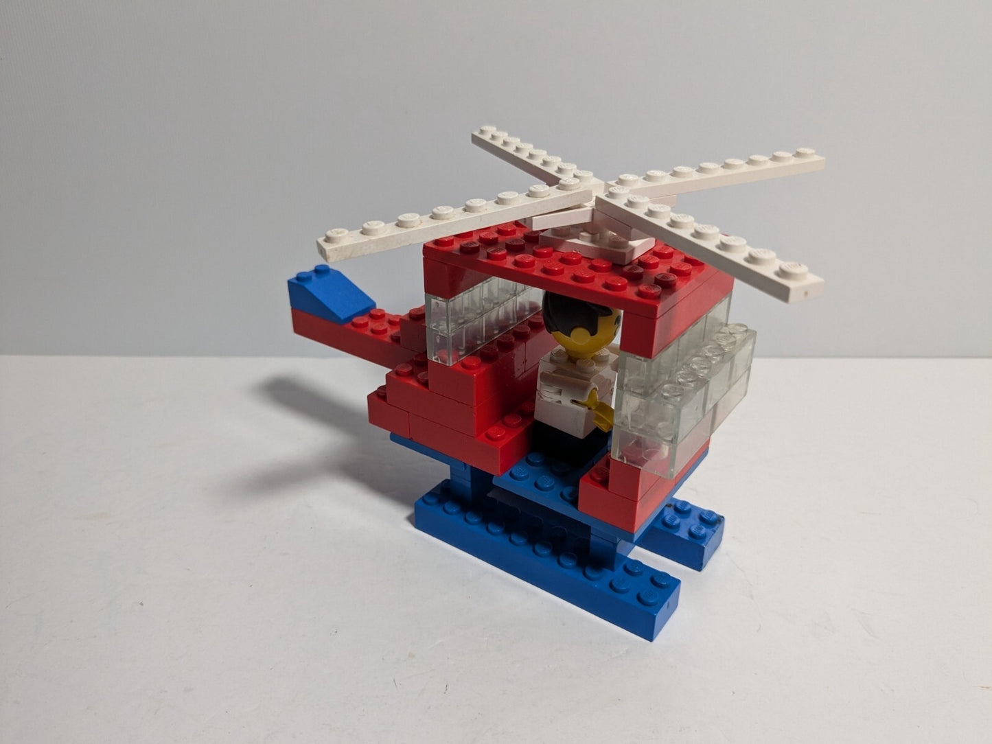 LEGO System: Helicopter and Pilot (253) - Complete