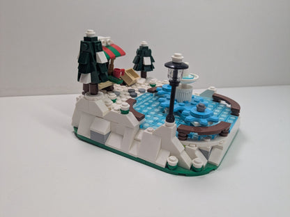 LEGO Seasonal: Ice Skating Rink (40416) - Complete - alternate view