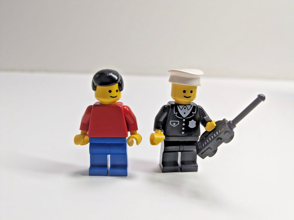 LEGO Town: Police Station (6384) - Complete - set details