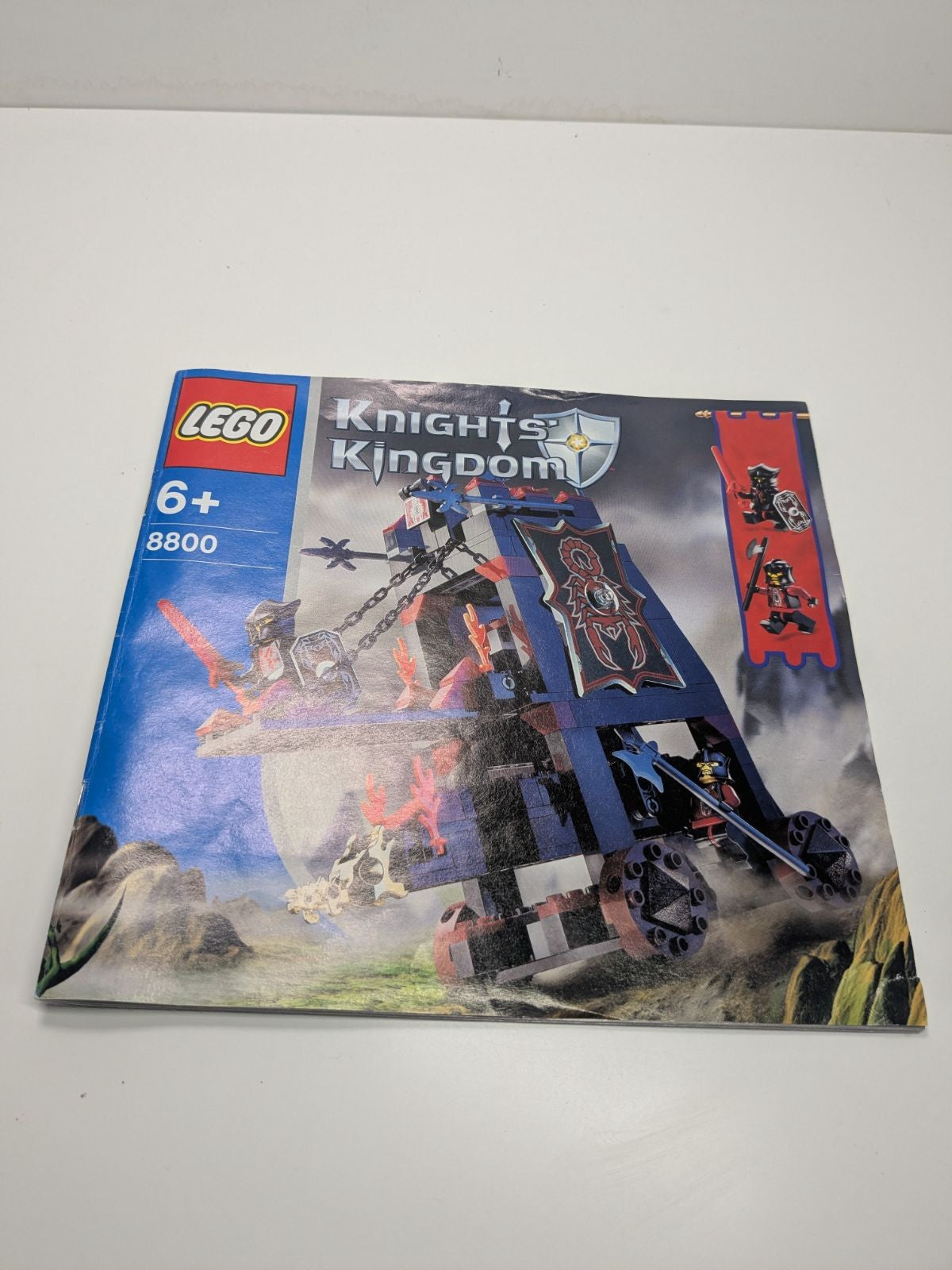 LEGO Castle: Vladek's Siege Engine (8800) - Complete - side view