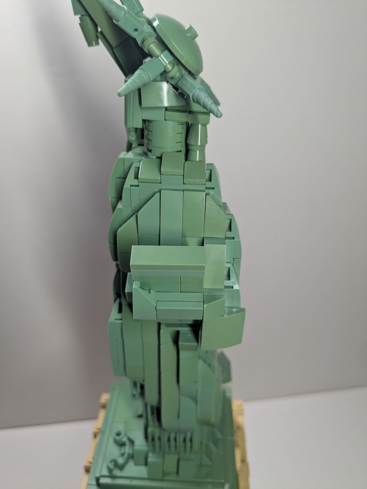 LEGO Architecture: Statue of Liberty (21042) - Complete - play features