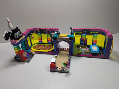 LEGO Friends: Roller Disco Arcade (41708) - Complete