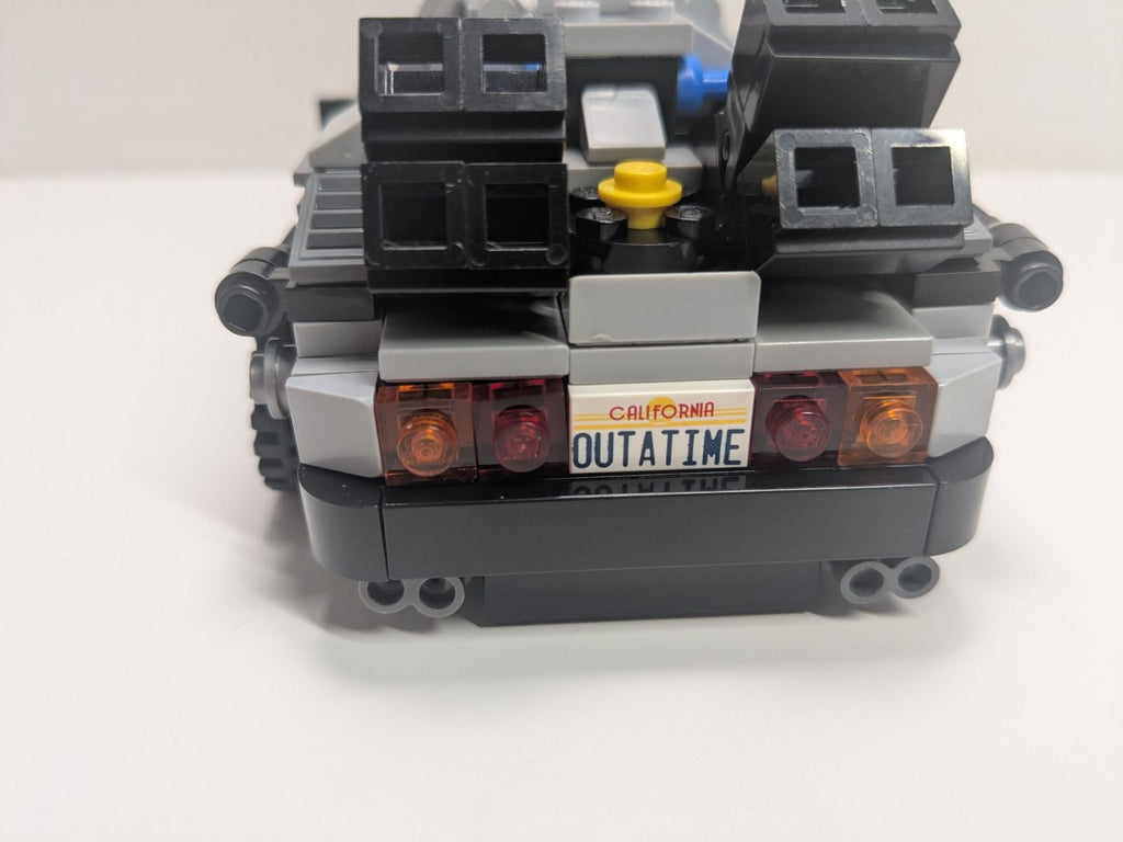 LEGO LEGO Ideas and CUUSOO: The DeLorean Time Machine (21103) - Complete - contents