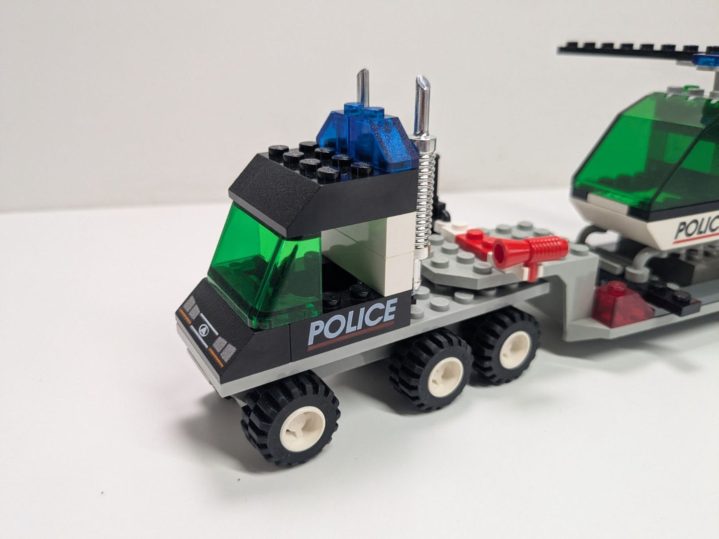 LEGO Town: Helicopter Transport (6328) - Complete - close-up