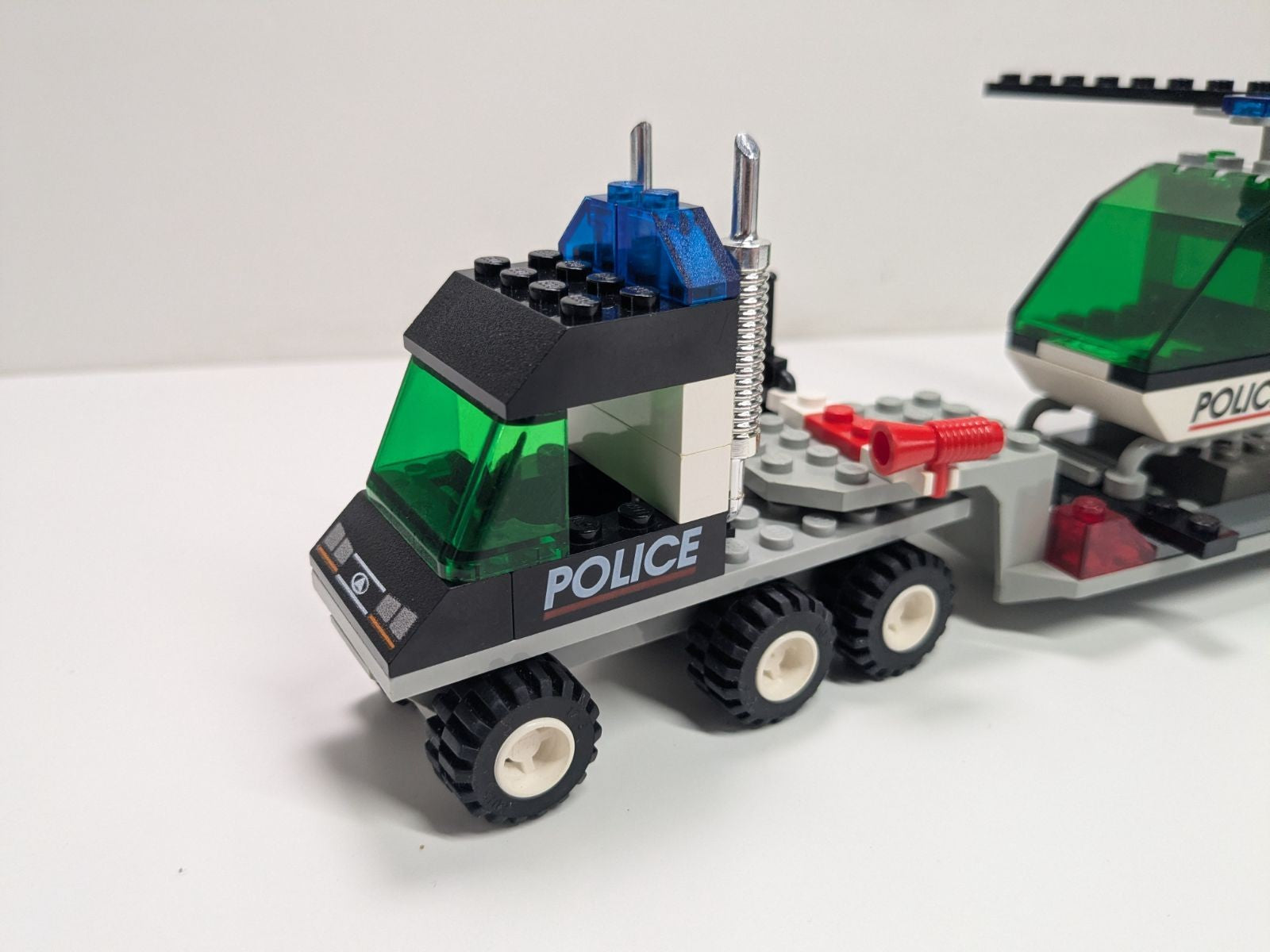 LEGO Town: Helicopter Transport (6328) - Complete - close-up
