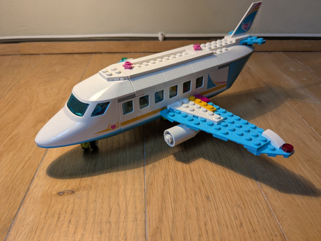 LEGO Friends: Heartlake Private Jet (41100) - Complete - close-up