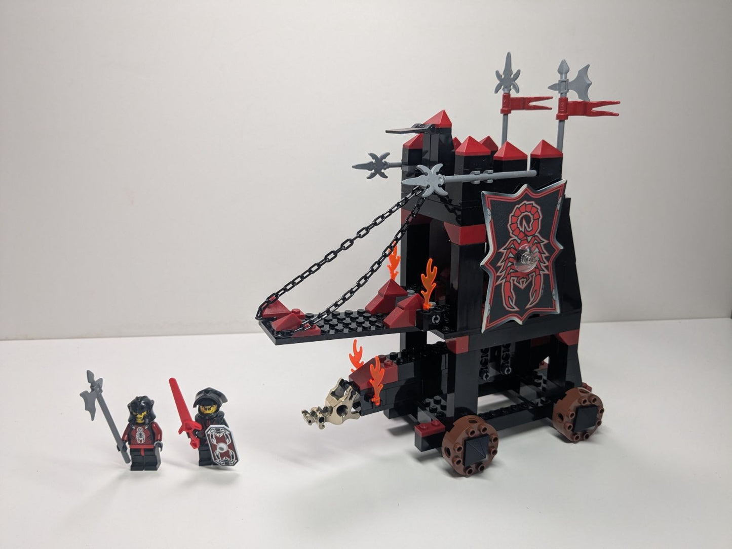 LEGO Castle: Vladek's Siege Engine (8800) - Complete - built set