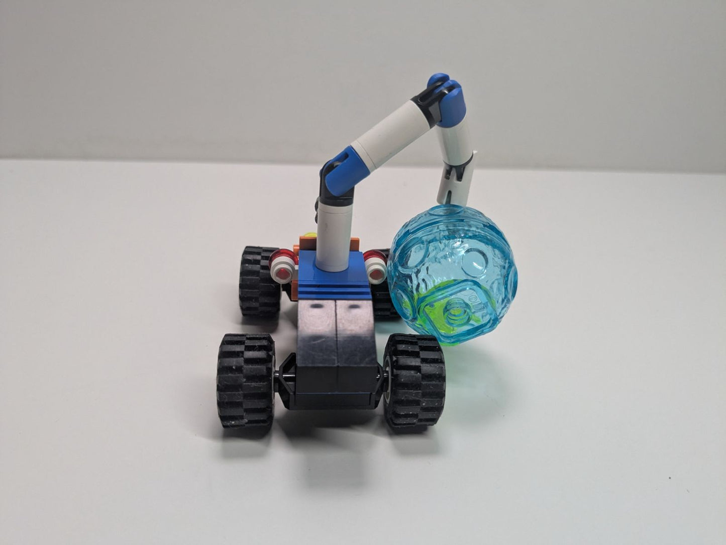 LEGO Town: Arctic Expedition (6573) - Complete - contents