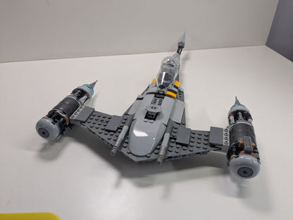 LEGO Star Wars: The Mandalorian's N-1 Starfighter (75325) - Complete - contents