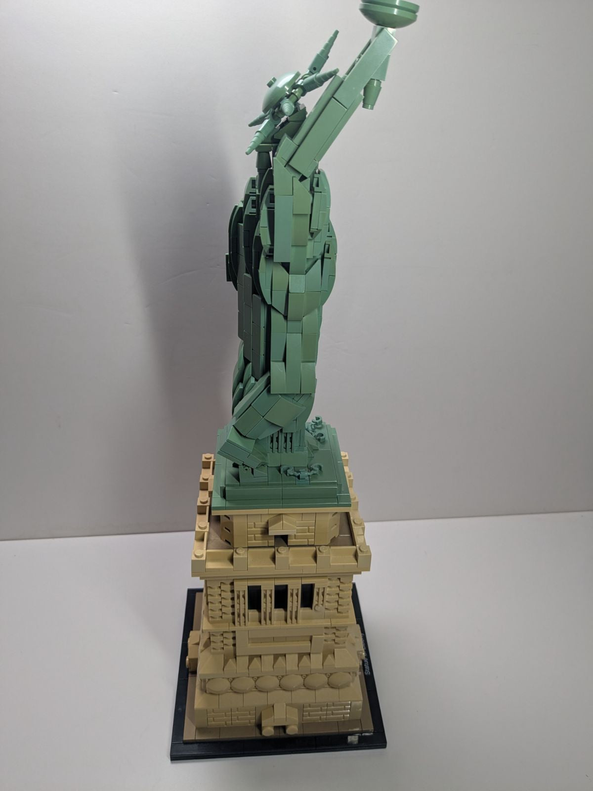 LEGO Architecture: Statue of Liberty (21042) - Complete - alternate view